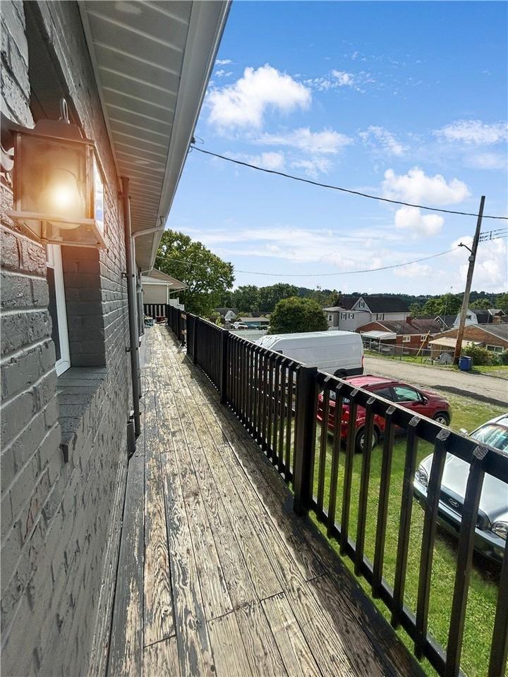 450 1/2 Augusta St - Photo 4 of 11