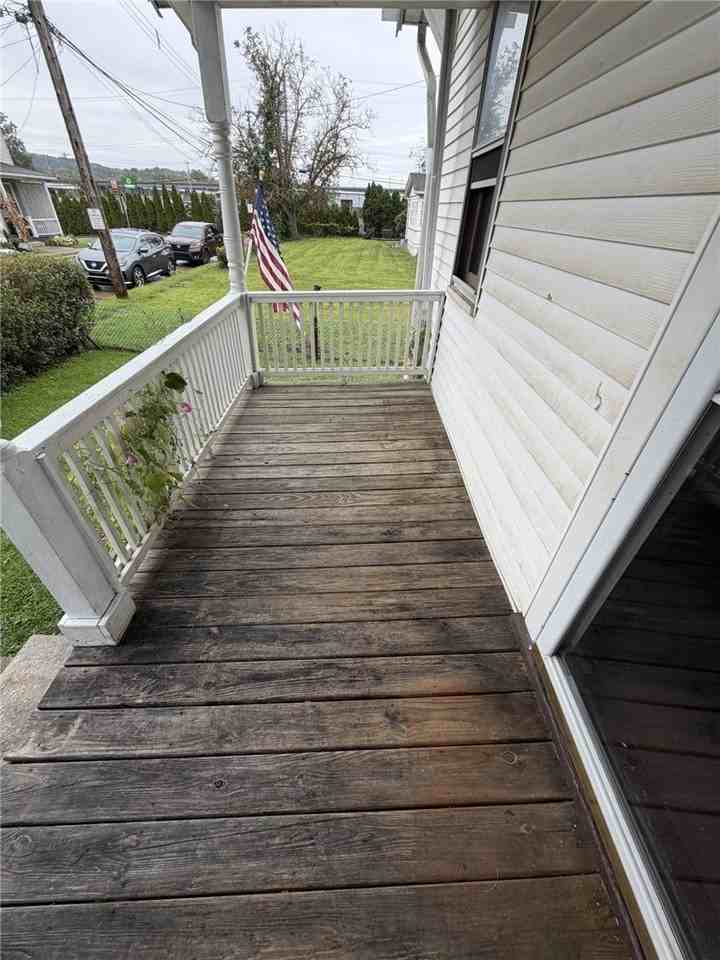 5506 Jane St - Photo 3 of 26