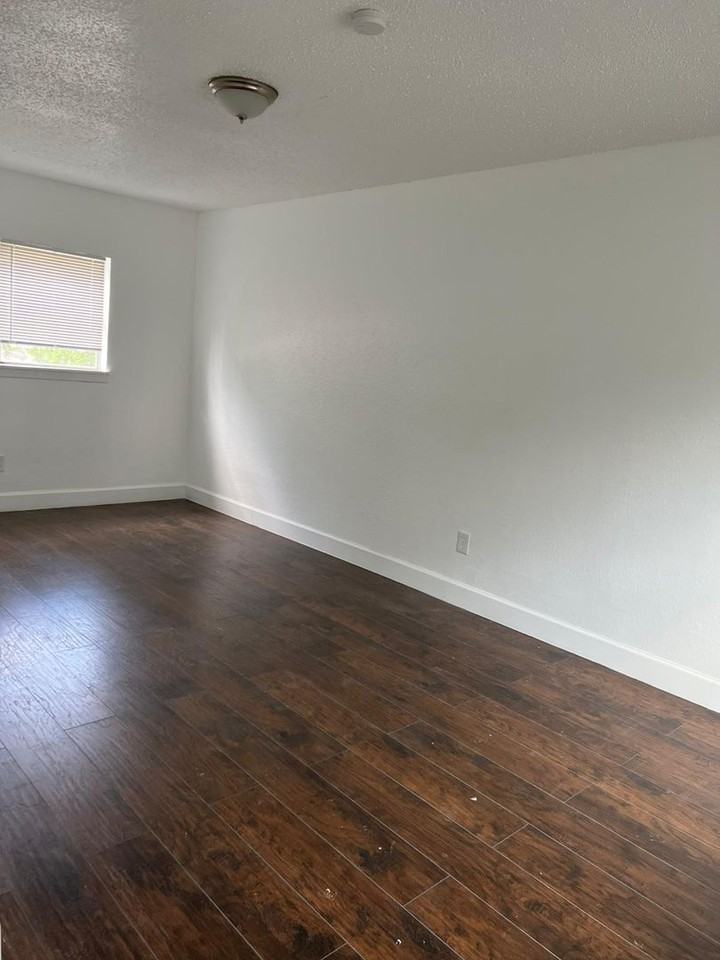 603 Magnolia St - Photo 7 of 16