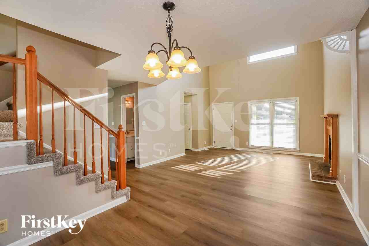 1237 Archwood Dr - Photo 5 of 19