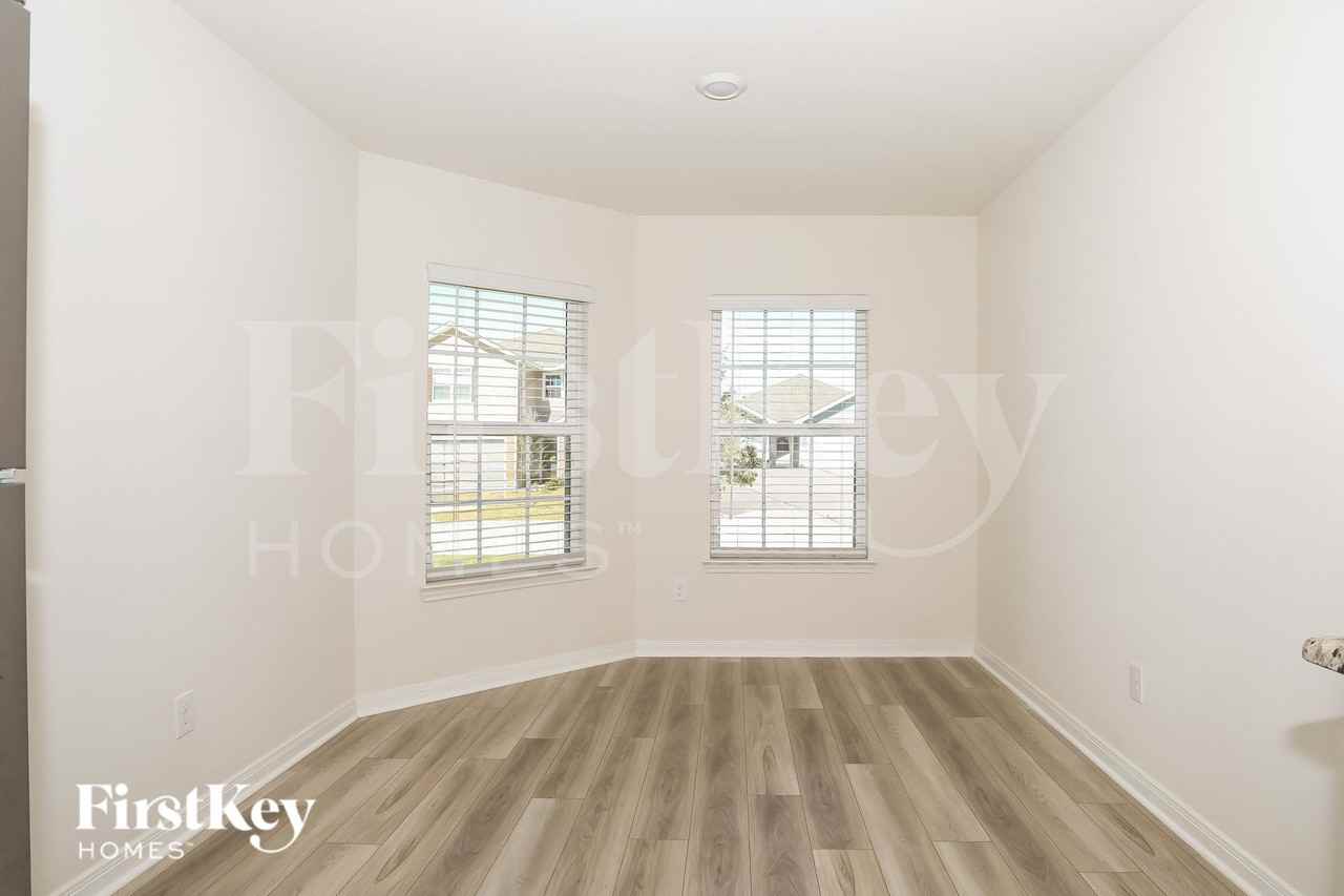 26615 Ezemily Dr - Photo 6 of 19