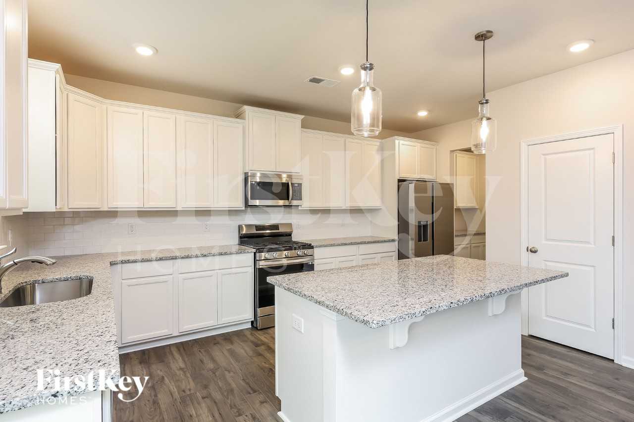 2 Ramblehurst Rd - Photo 7 of 16