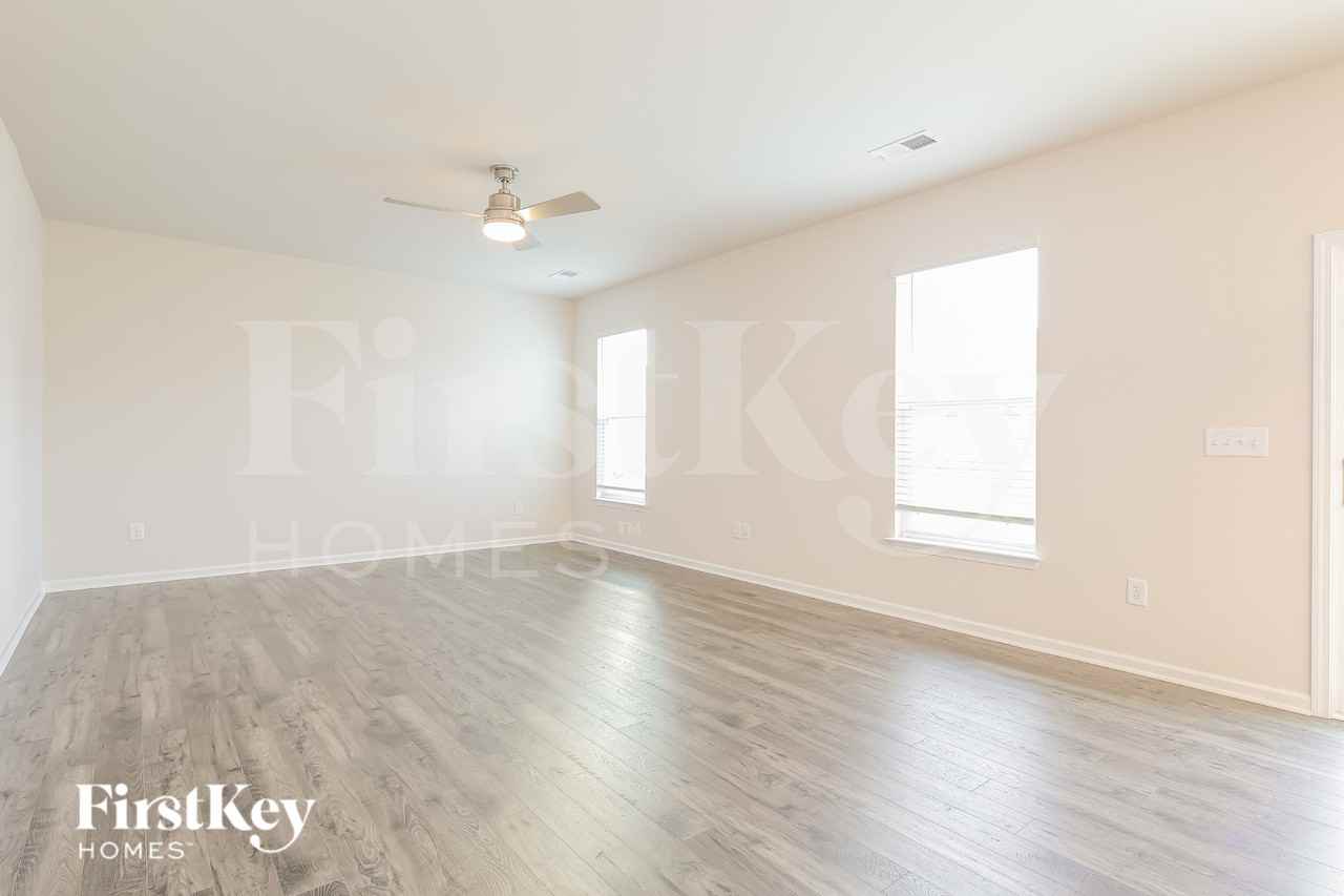 6 Ramblehurst Rd - Photo 3 of 19