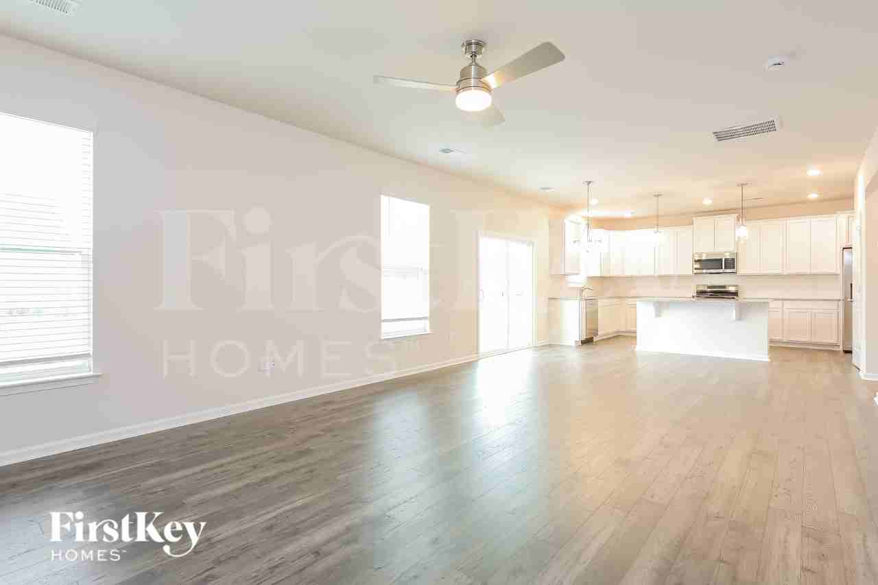 6 Ramblehurst Rd - Photo 4 of 19