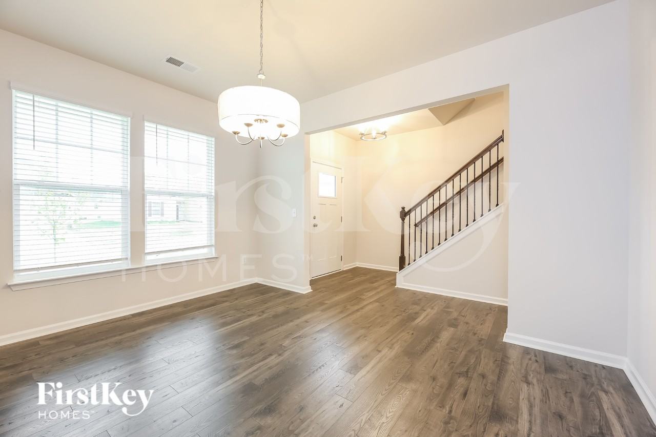 6 Ramblehurst Rd - Photo 5 of 19