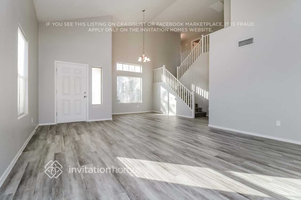 25842 W Gibson Ln - Photo 3 of 16