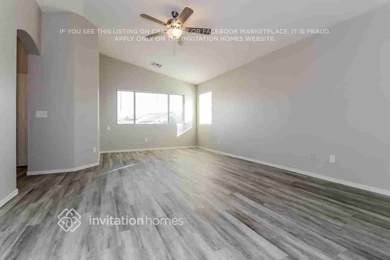 25842 W Gibson Ln - Photo 4 of 16