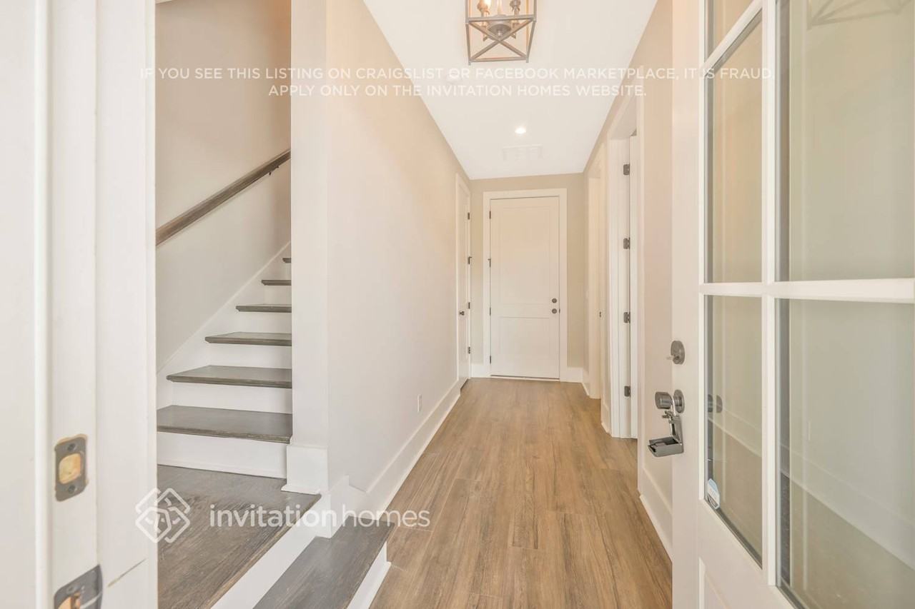 212 Founders Ln - Photo 4 of 30