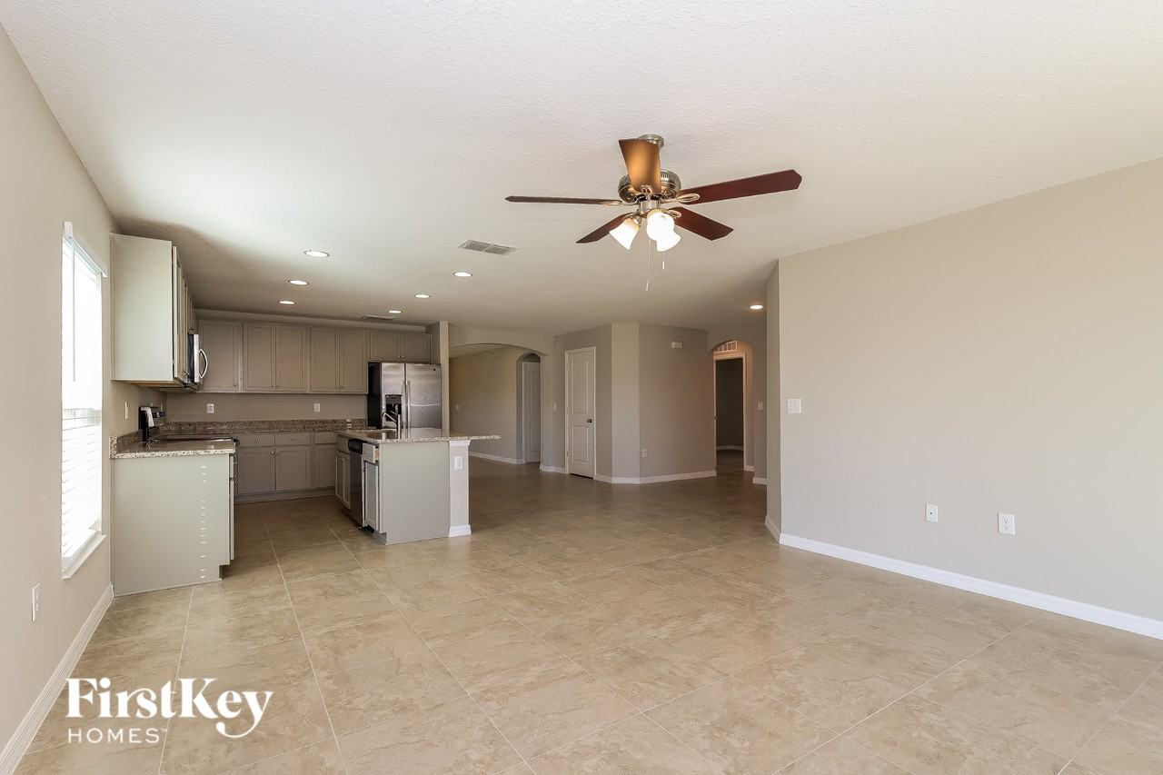 321 S Haven Ct - Photo 4 of 15