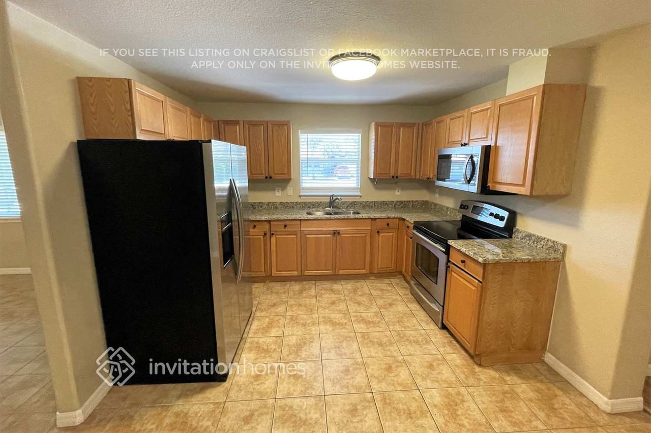5443 Bryant Ave - Photo 5 of 19