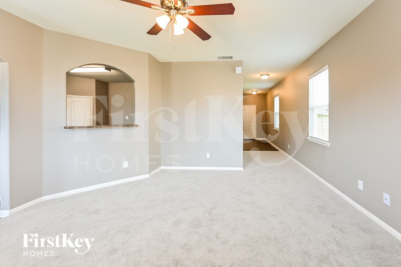5914 Treasure Cove Rd - Photo 3 of 15
