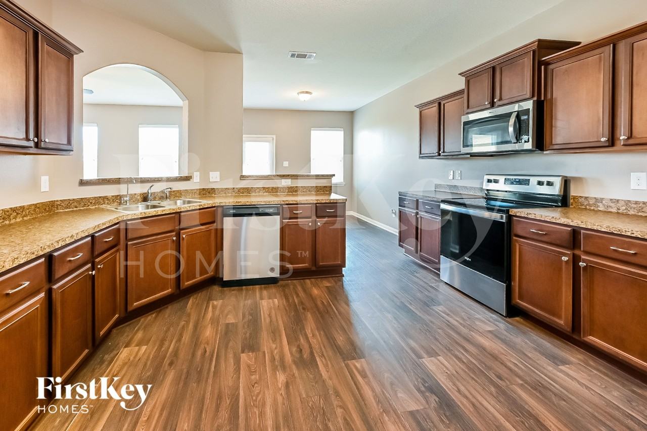 5914 Treasure Cove Rd - Photo 5 of 15