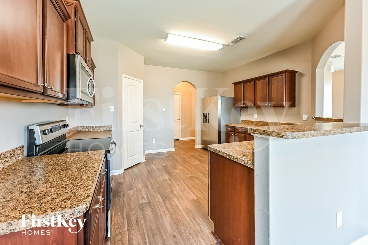 5914 Treasure Cove Rd - Photo 7 of 15