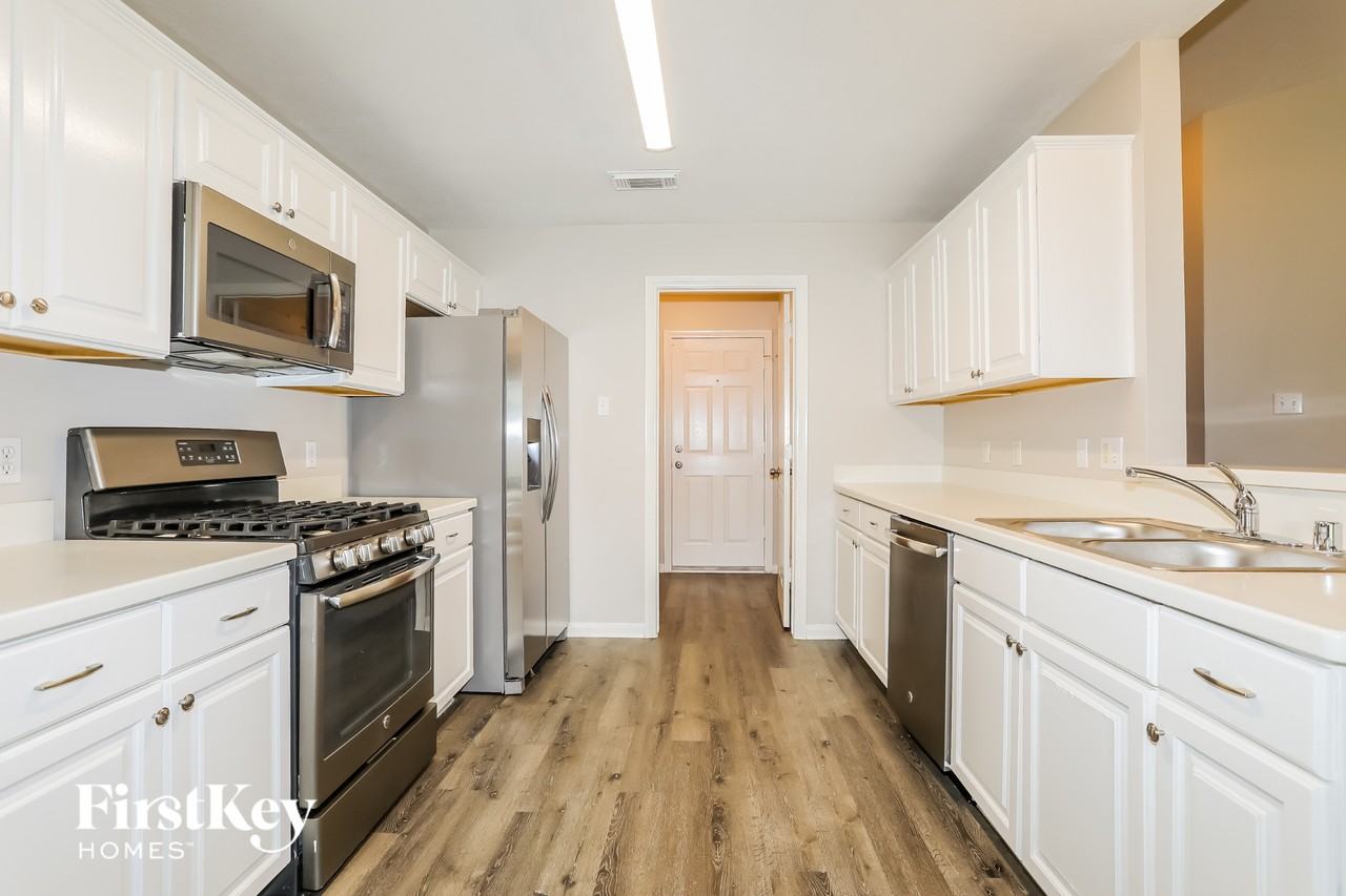 7122 Woodland Oaks - Photo 7 of 15