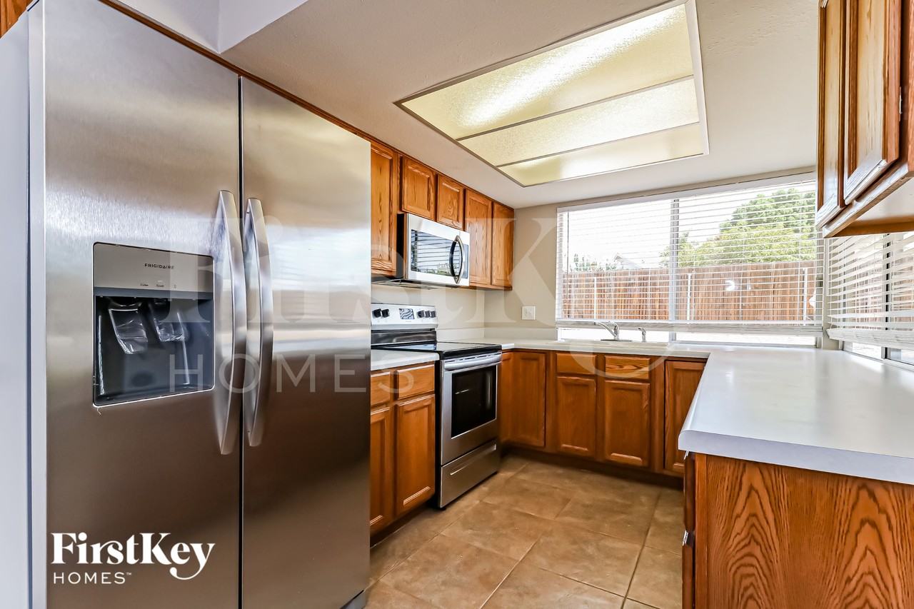 4720 W Larkspur Dr - Photo 6 of 15