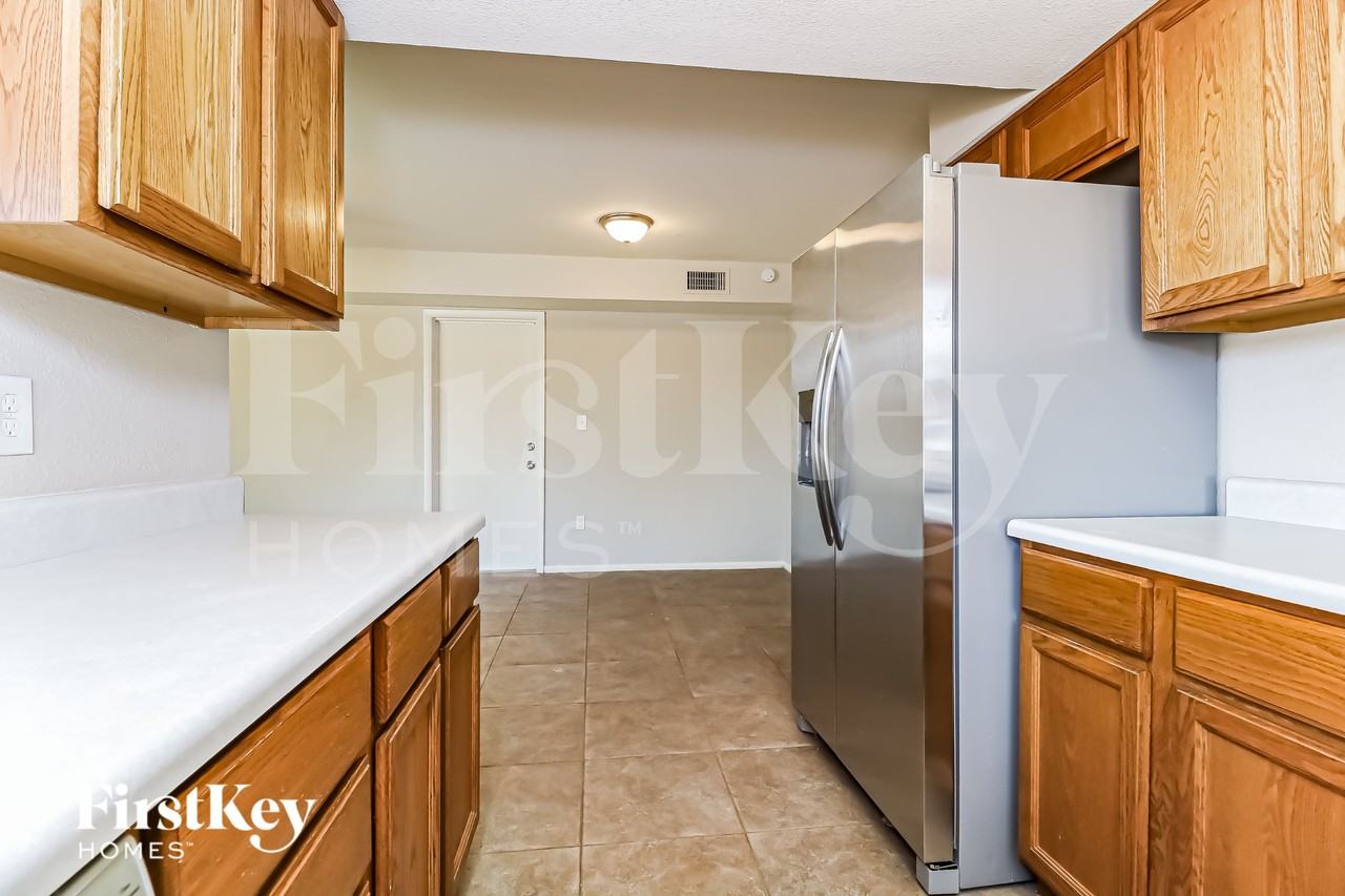 4720 W Larkspur Dr - Photo 7 of 15