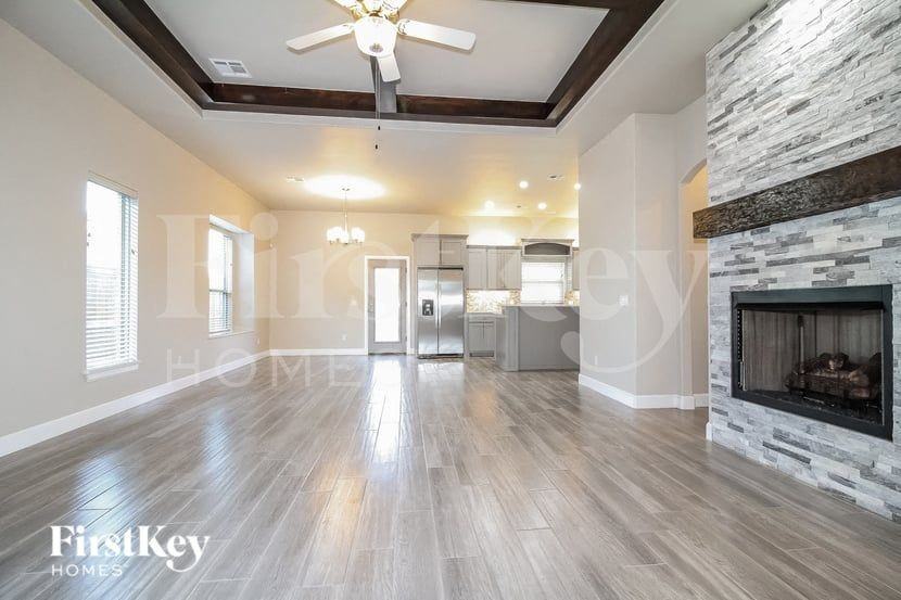 7729 Nw 136th Ter - Photo 3 of 15
