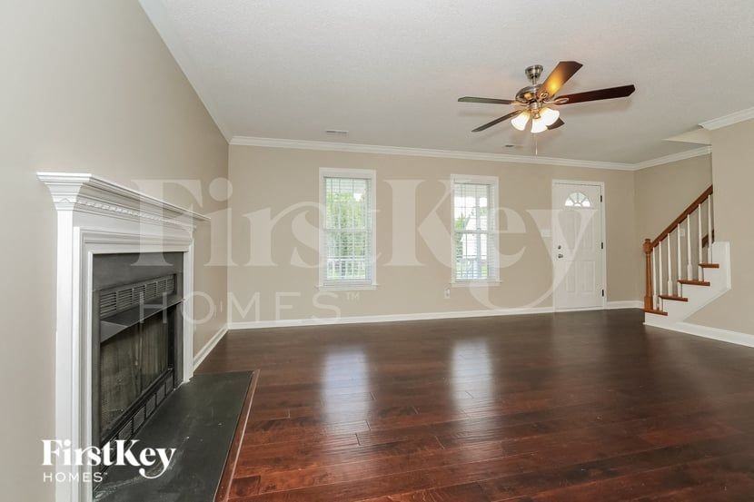 623 Sunset Ridge Ln - Photo 3 of 15