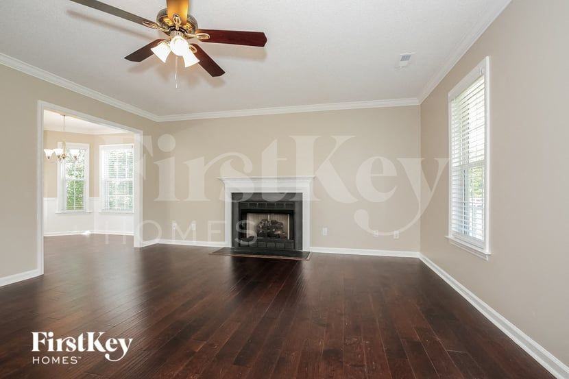 623 Sunset Ridge Ln - Photo 4 of 15