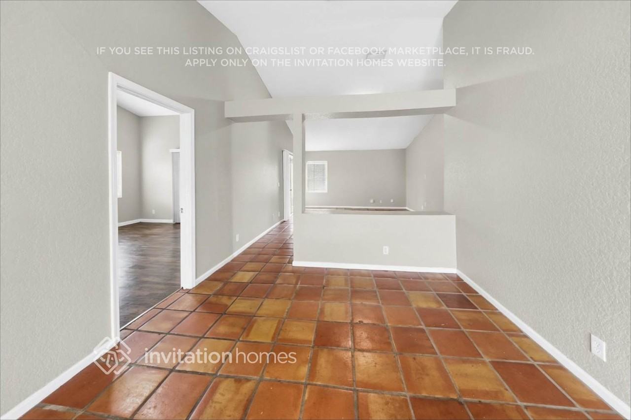 8580 Windfall Dr - Photo 5 of 21