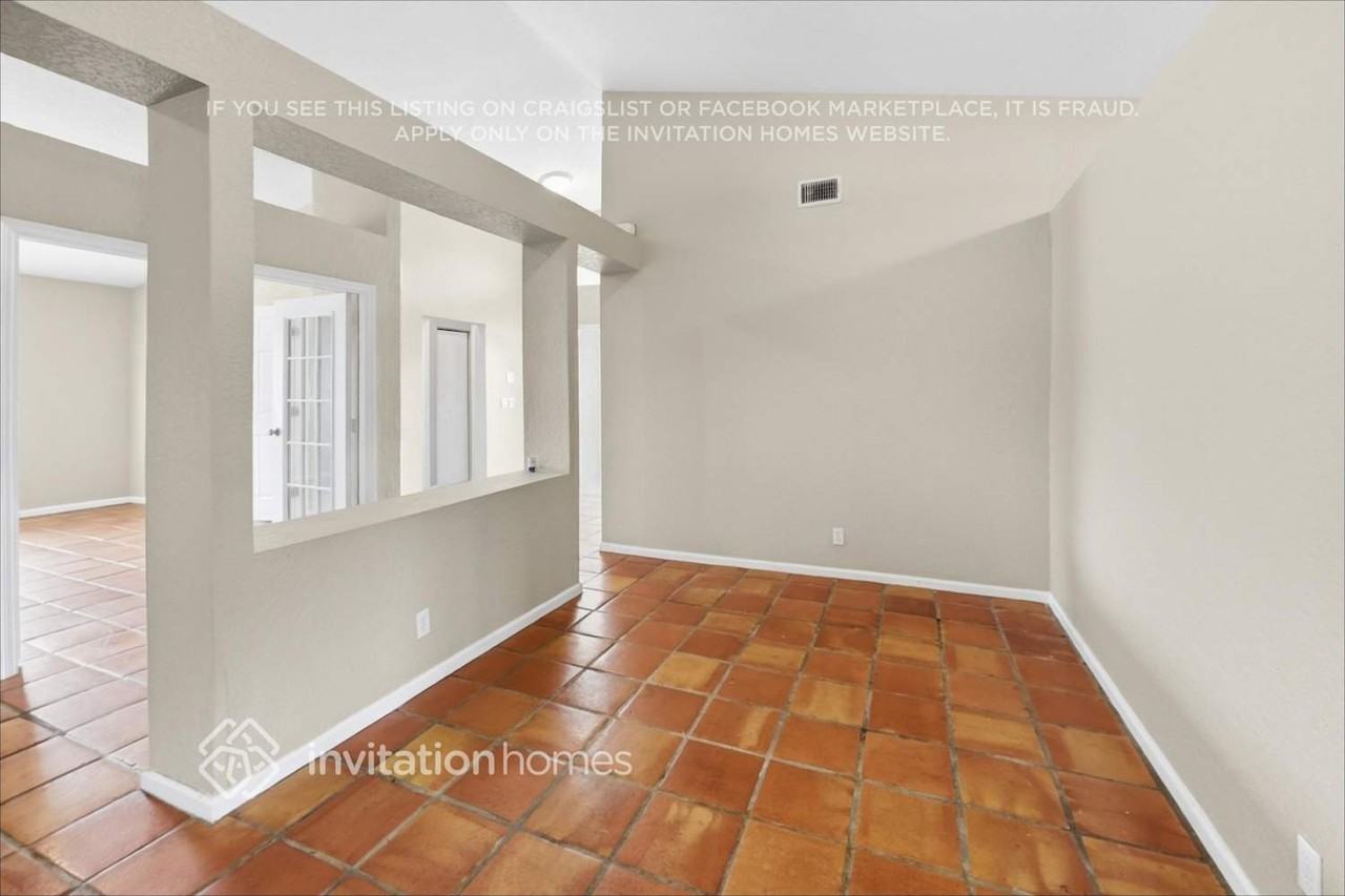 8580 Windfall Dr - Photo 4 of 21