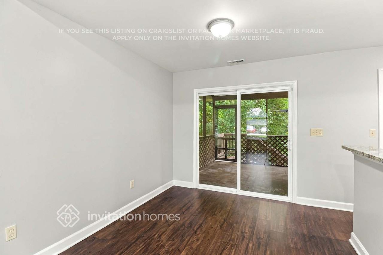 3725 Oakwood Rd - Photo 7 of 18