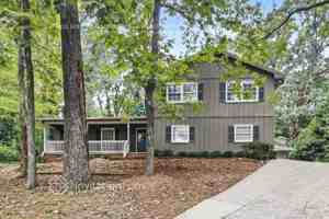 featured image of 960 Hunterhill Dr