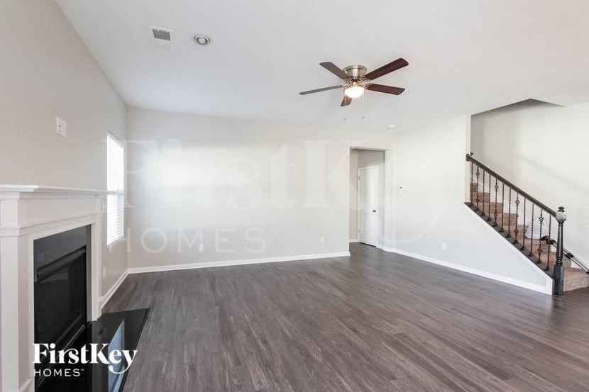 3603 Anthony Mark Moore Ln - Photo 5 of 15