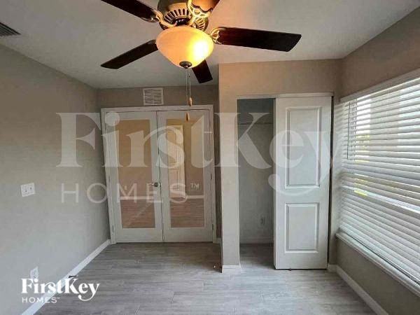 402 Sw 31st Ave - Photo 5 of 10