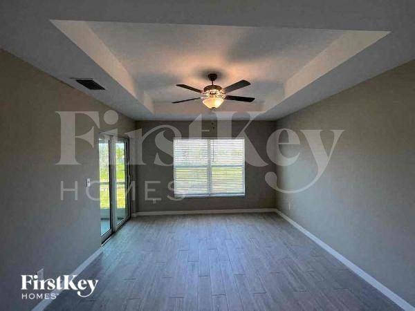 402 Sw 31st Ave - Photo 7 of 10