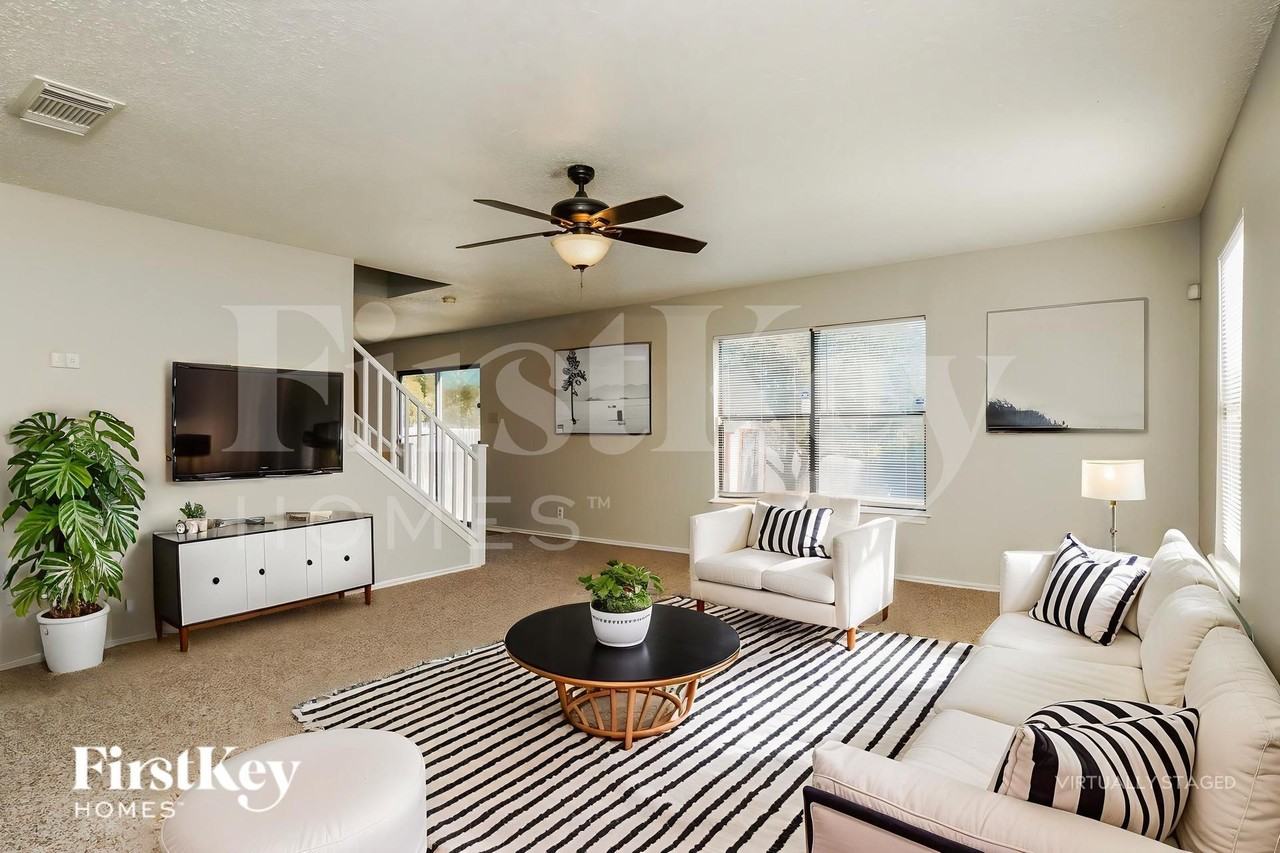 6106 Encanto Point Dr - Photo 4 of 19
