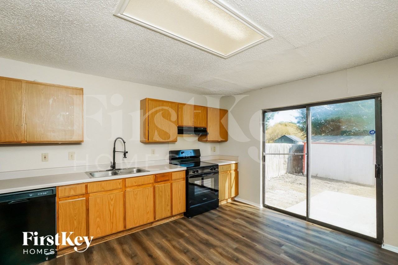 6106 Encanto Point Dr - Photo 7 of 19