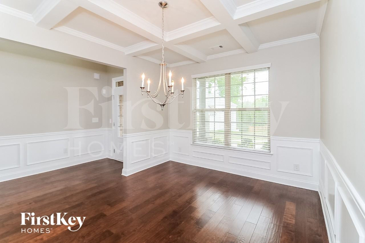 119 Wentworth Ln - Photo 5 of 15