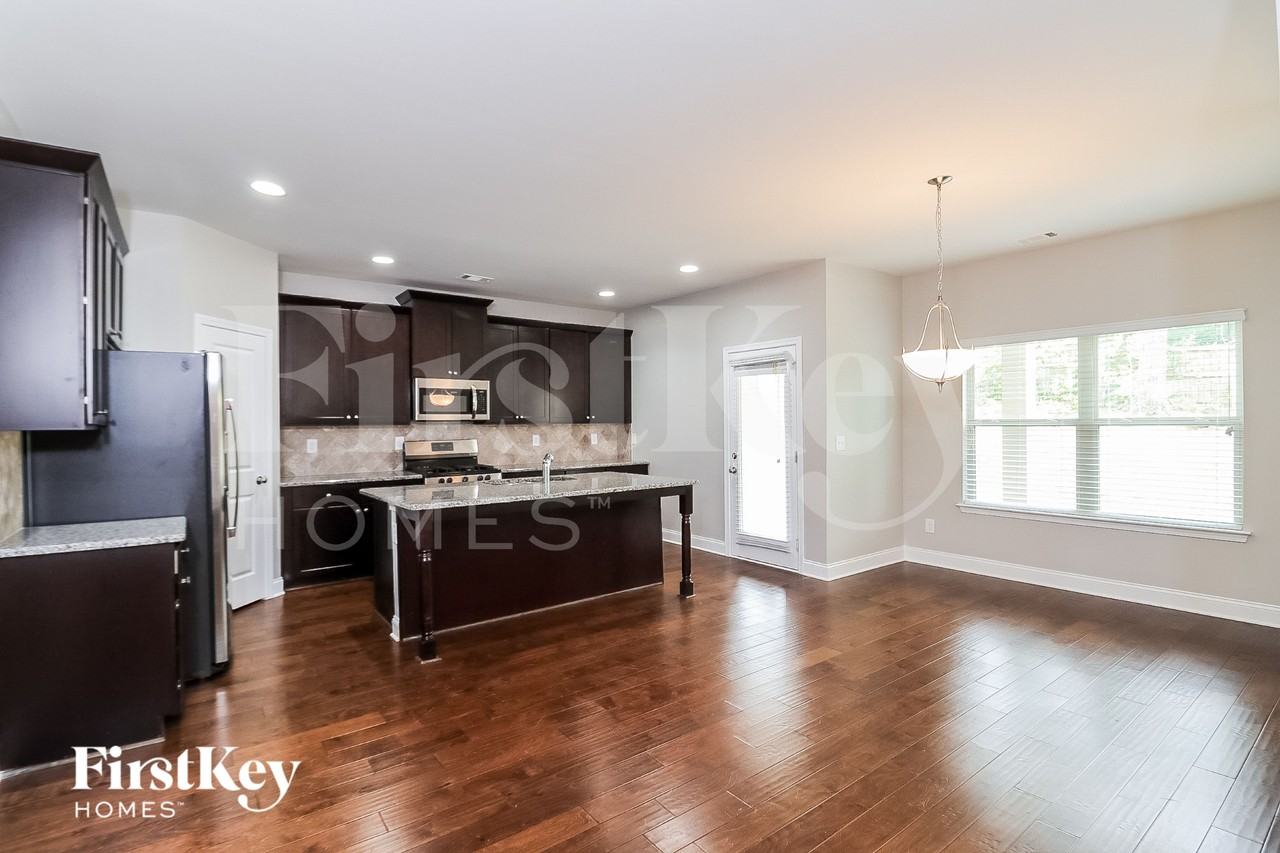 119 Wentworth Ln - Photo 6 of 15