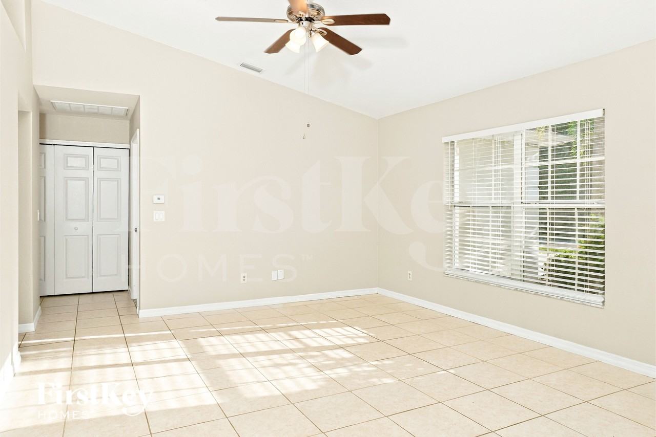 2275 Vedado St - Photo 3 of 17