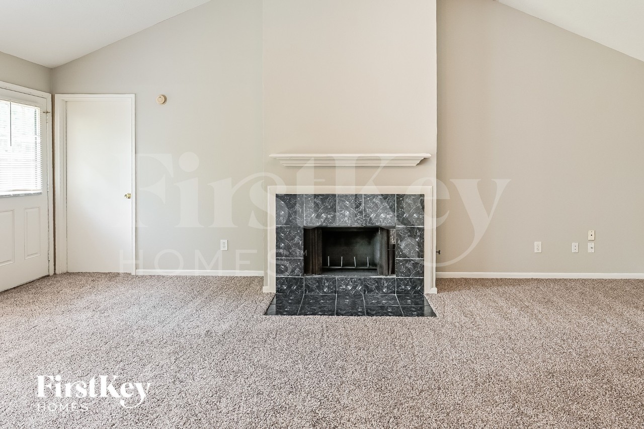 24111 Ayscough Ln - Photo 3 of 16