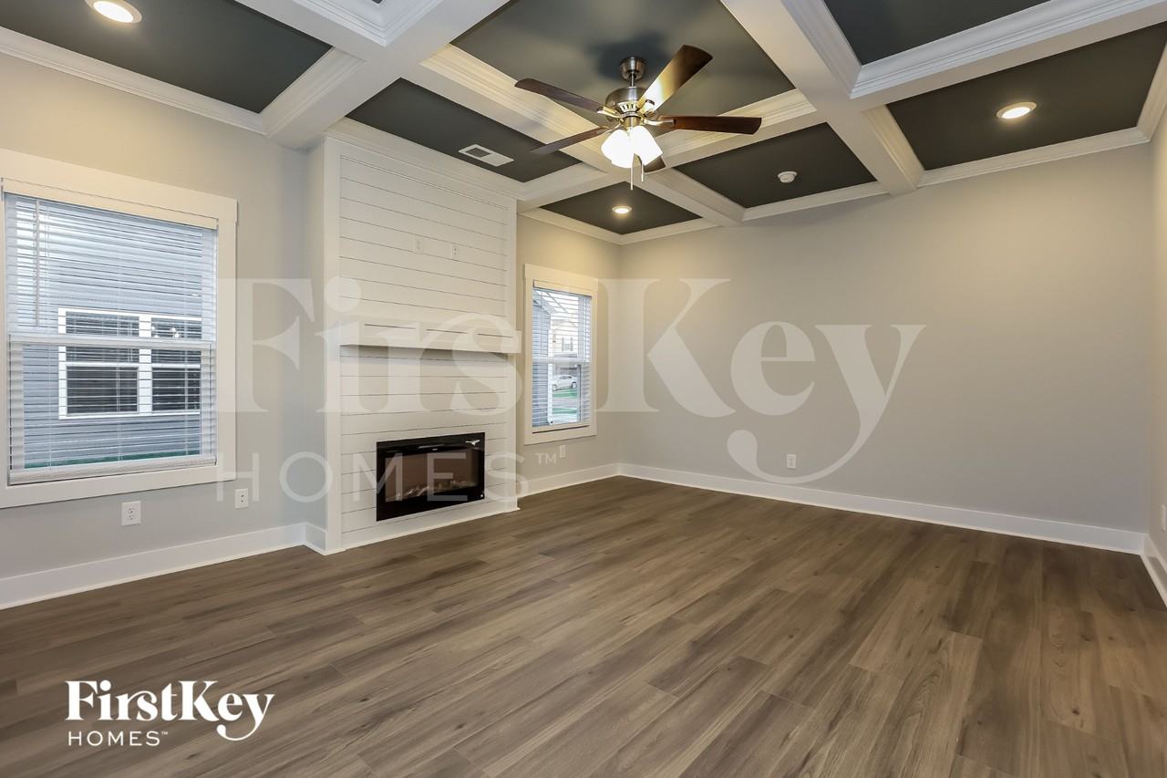 1417 Kingbird Dr - Photo 3 of 15