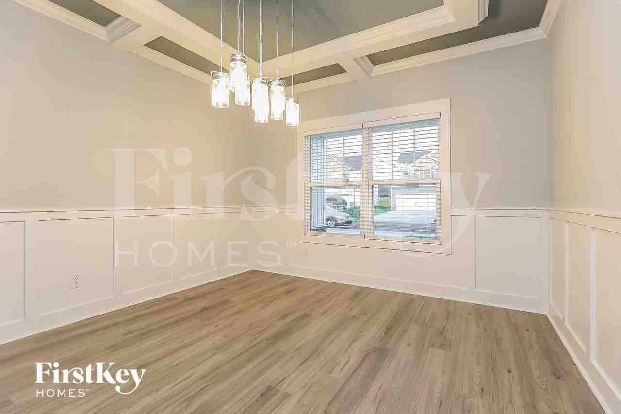1417 Kingbird Dr - Photo 4 of 15