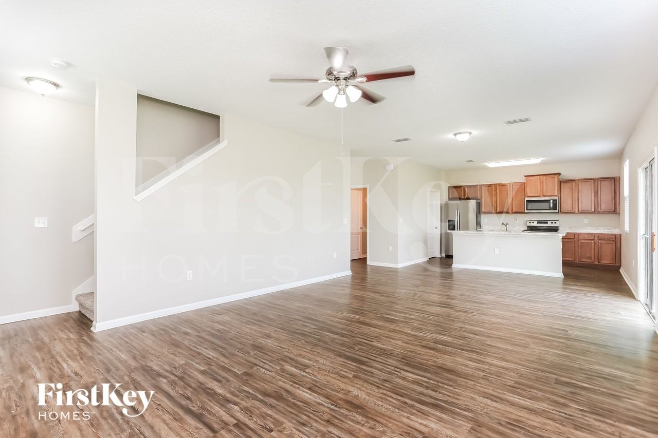 6793 Sandle Dr - Photo 4 of 15