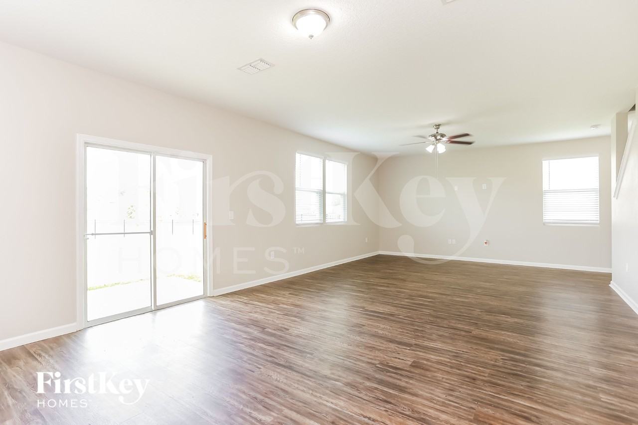6793 Sandle Dr - Photo 5 of 15