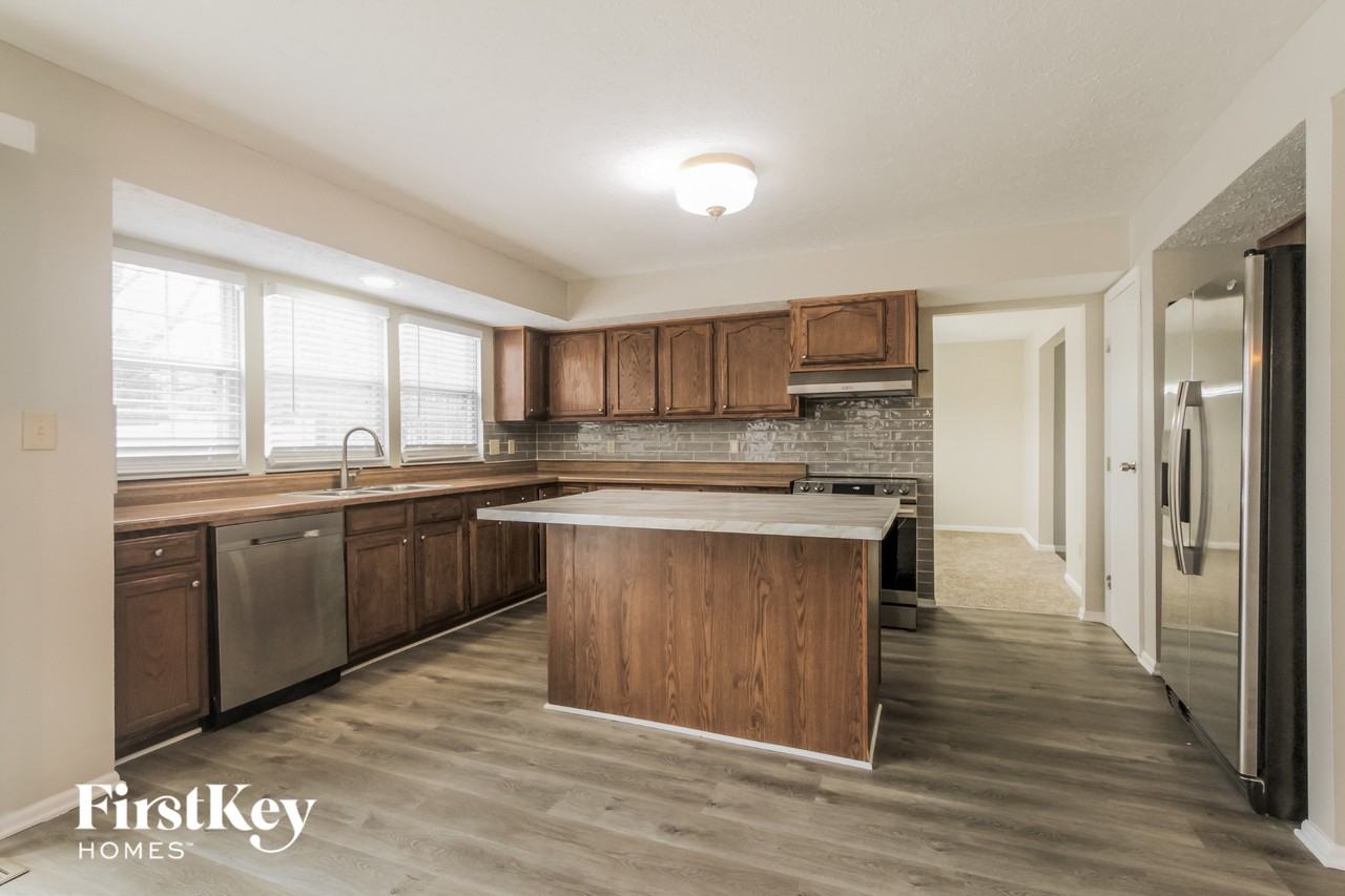 10833 Copiah Ct - Photo 4 of 15
