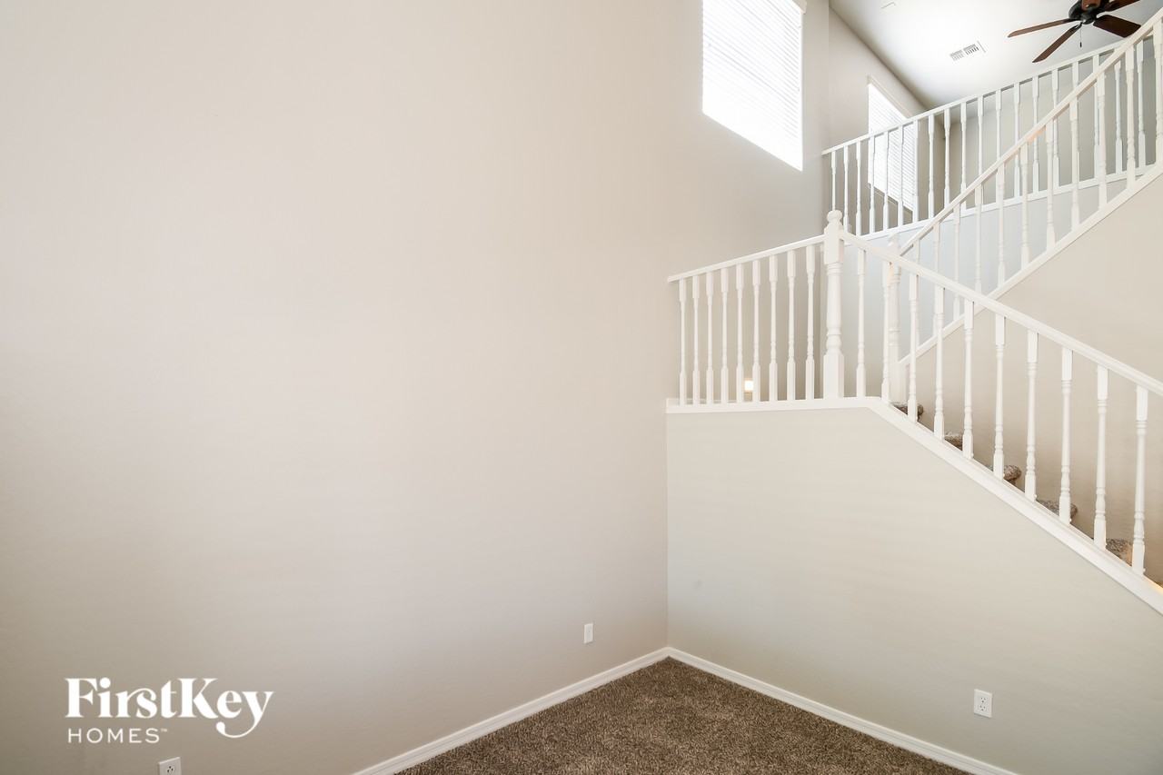 4762 S Grenoble Cir - Photo 2 of 15