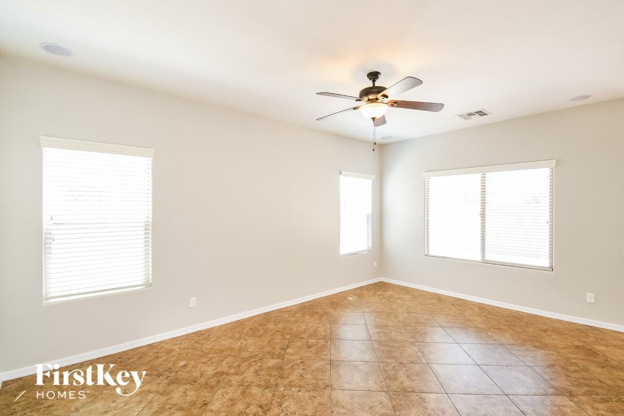 4762 S Grenoble Cir - Photo 3 of 15