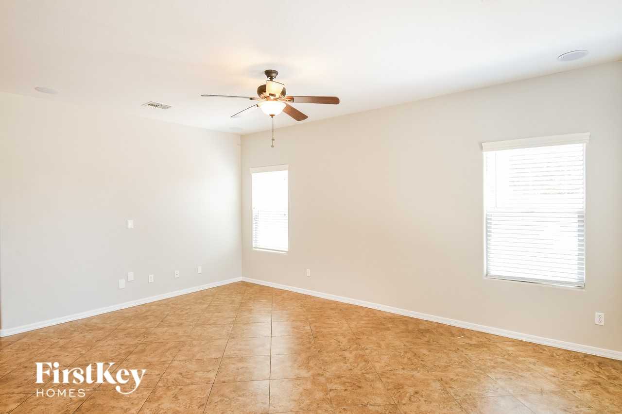 4762 S Grenoble Cir - Photo 4 of 15