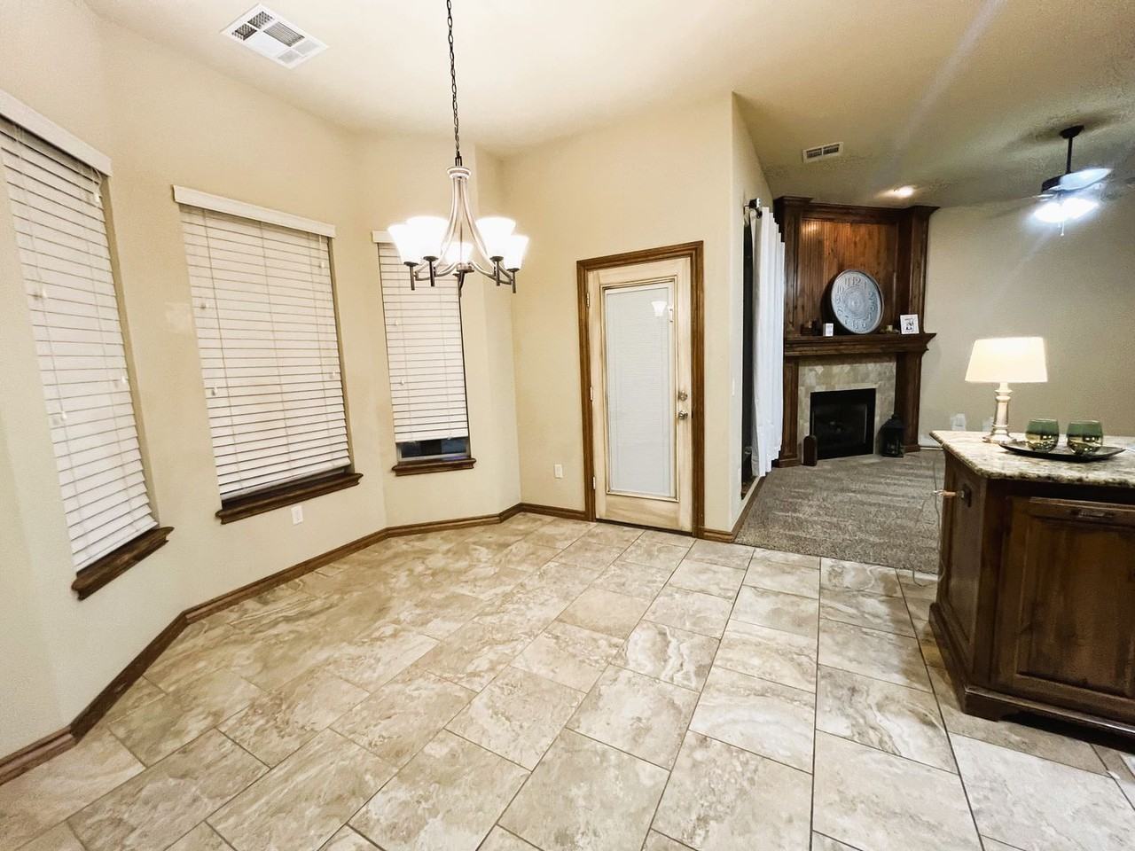 14812 Brent Cir - Photo 5 of 36