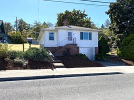 featured image of 716 E 14th St