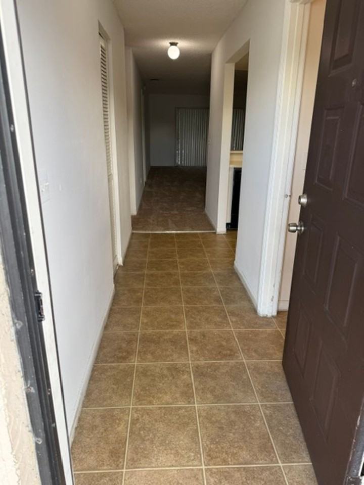 2937 Regency Dr - Photo 4 of 26