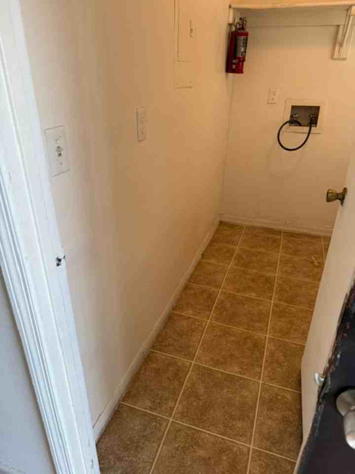 2937 Regency Dr - Photo 6 of 26
