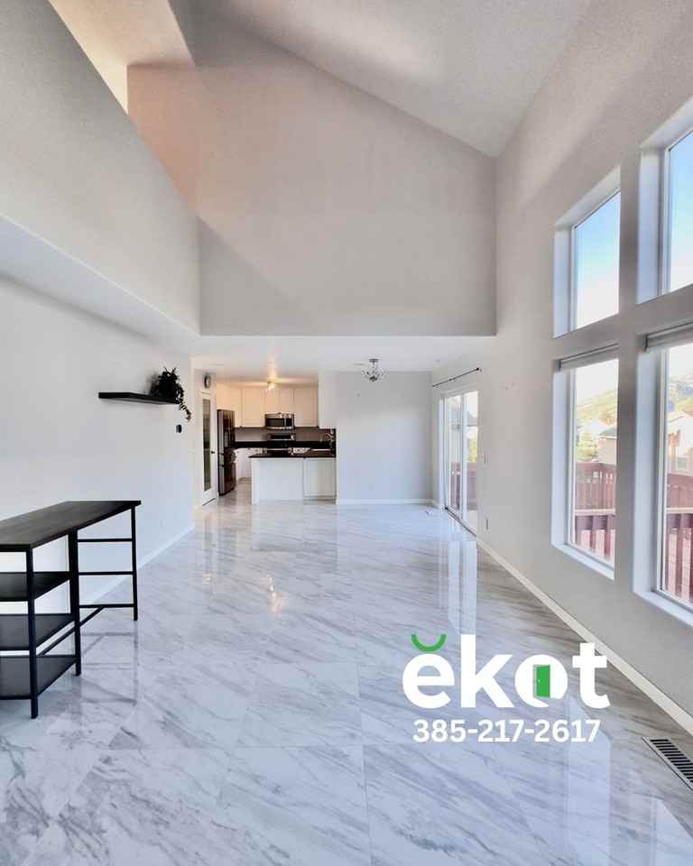 15025 S Round Tree Ln - Photo 4 of 47