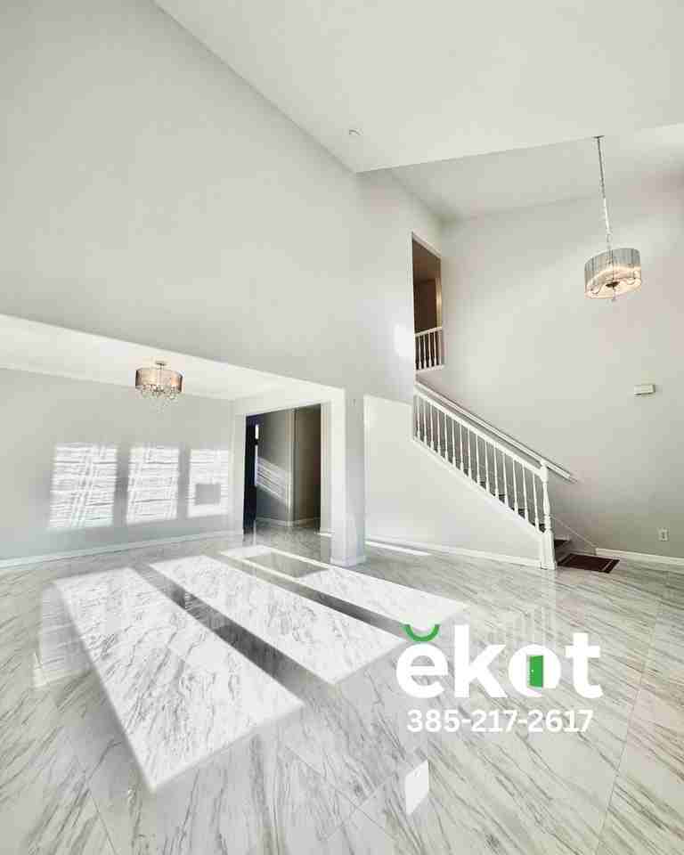 15025 S Round Tree Ln - Photo 7 of 47